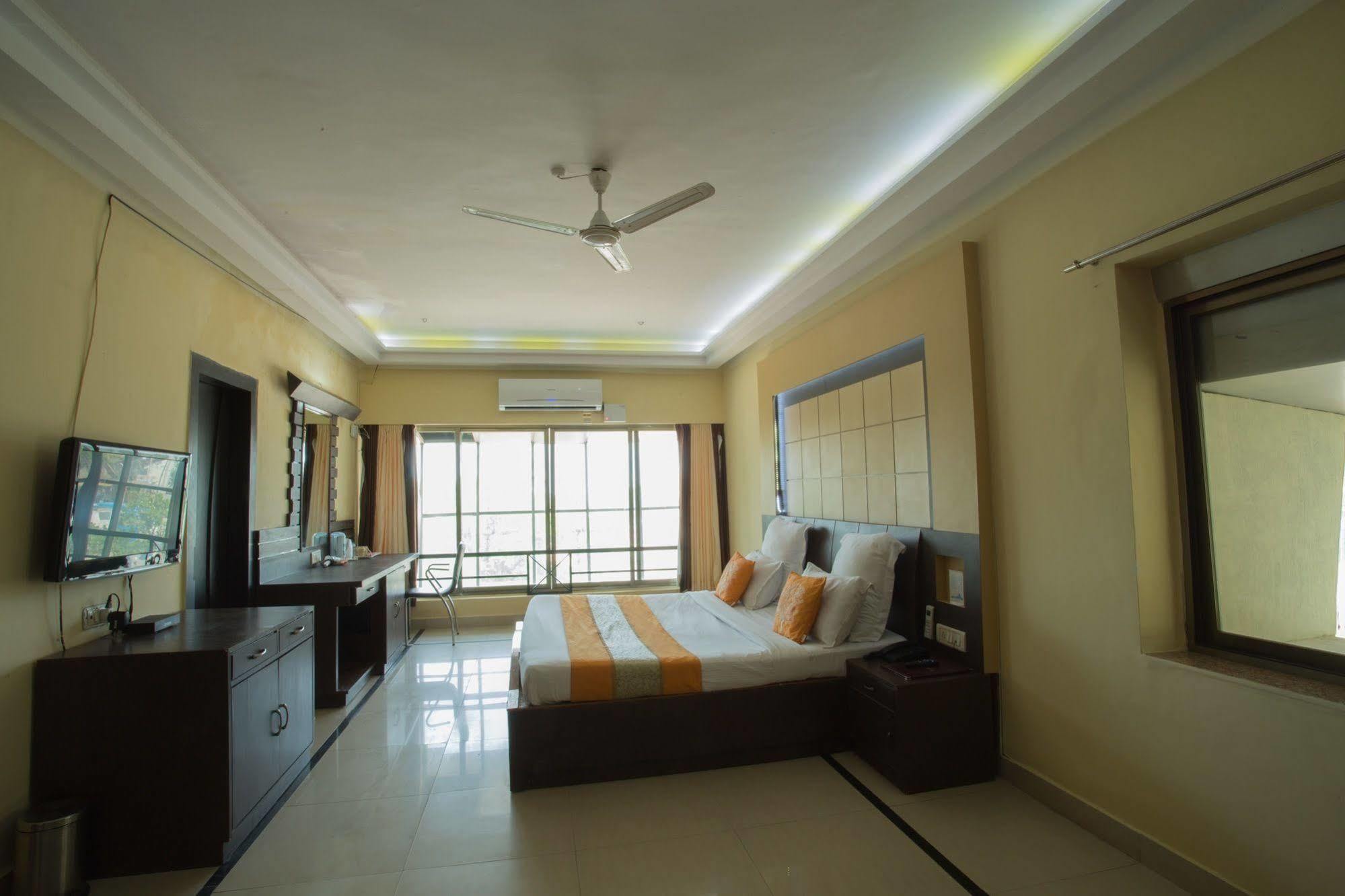 Silver Sands Beach Resort 柯瓦 外观 照片