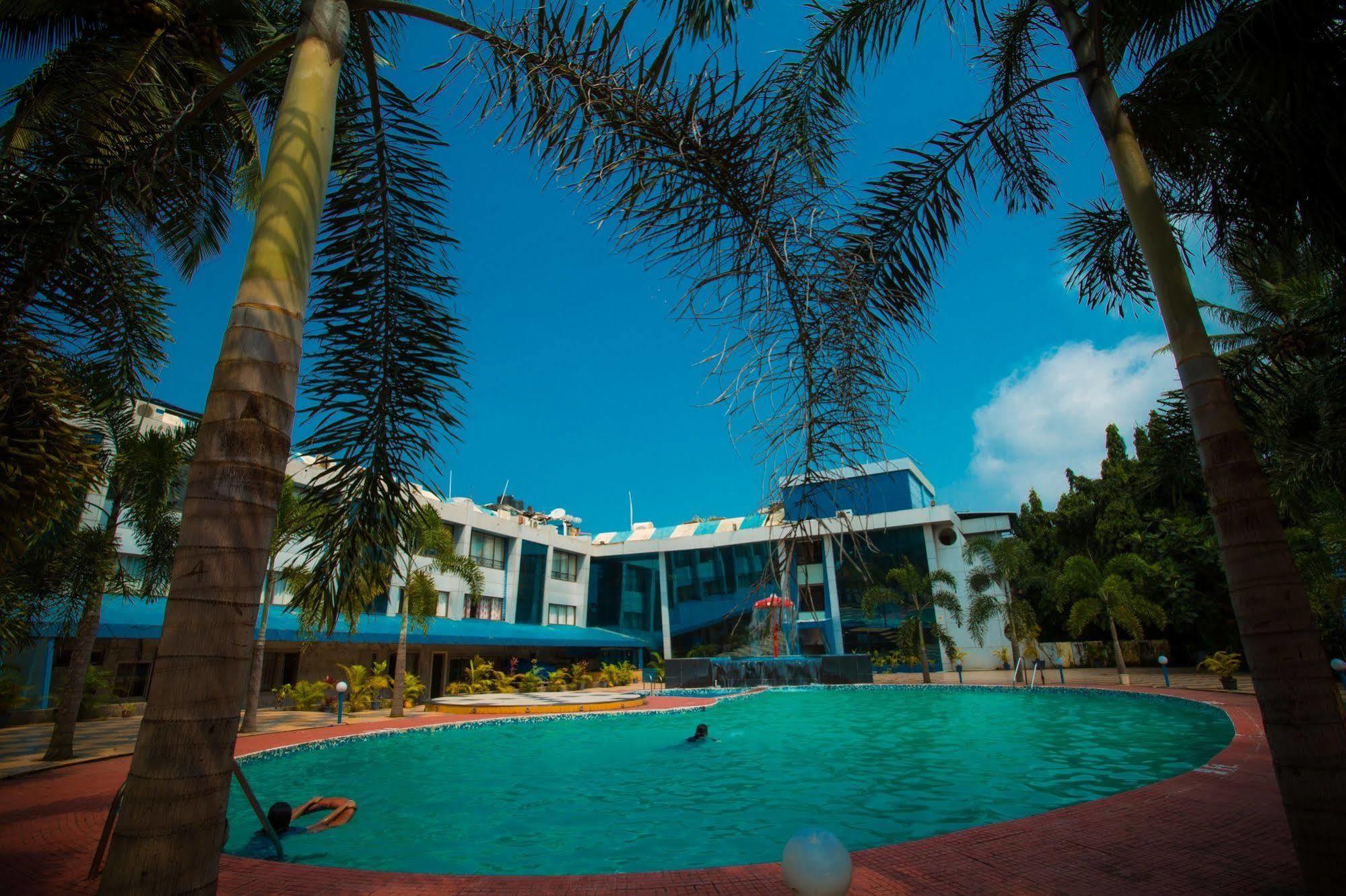 Silver Sands Beach Resort 柯瓦 外观 照片